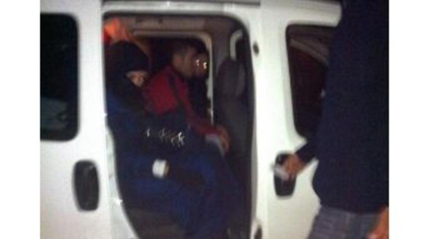 Suriyeli 4 Şahıs Polisi Harekete Ge&ccedil;irdi