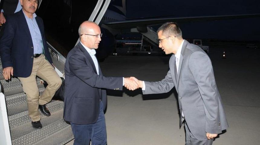 Bakan Şimşek'in De Bulunduğu U&ccedil;ağa Yıldırım Isabet Etti