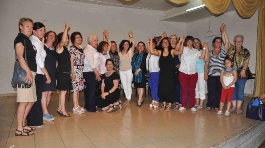 Chp Kuşadası Kadın Kolları Genel Kurulu Yapıldı