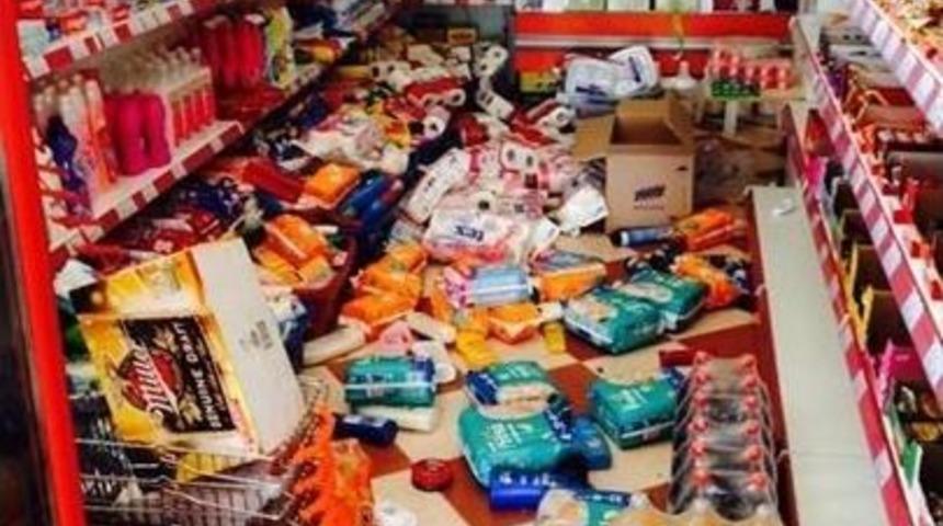 Deprem Marketin Raflarını Yıktı