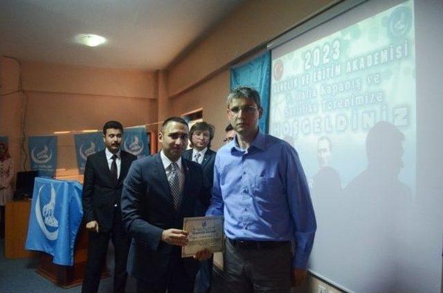 Eskişehir Ülkü Ocakları "2023 Gençlik Ve Eğitim Akademisi" Sertifika Töreni 1
