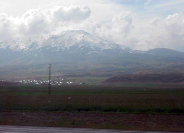 Süphan Dağı’na Kar Yağdı 2