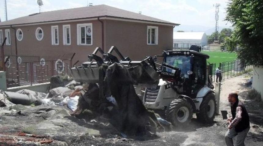 İzmit&rsquo;te G&ouml;rsel Kirliliğe Ge&ccedil;it Yok