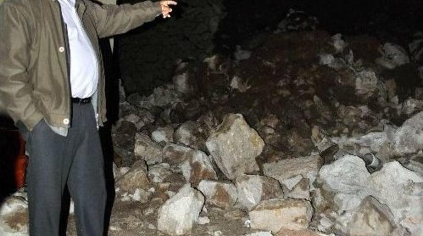 &Ccedil;&ouml;ken Duvar, Trakt&ouml;r&uuml;n &Uuml;zerine Devrildi