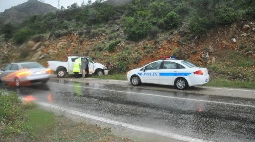 Kozan&rsquo;da Trafik Kazası: 1 Yaralı