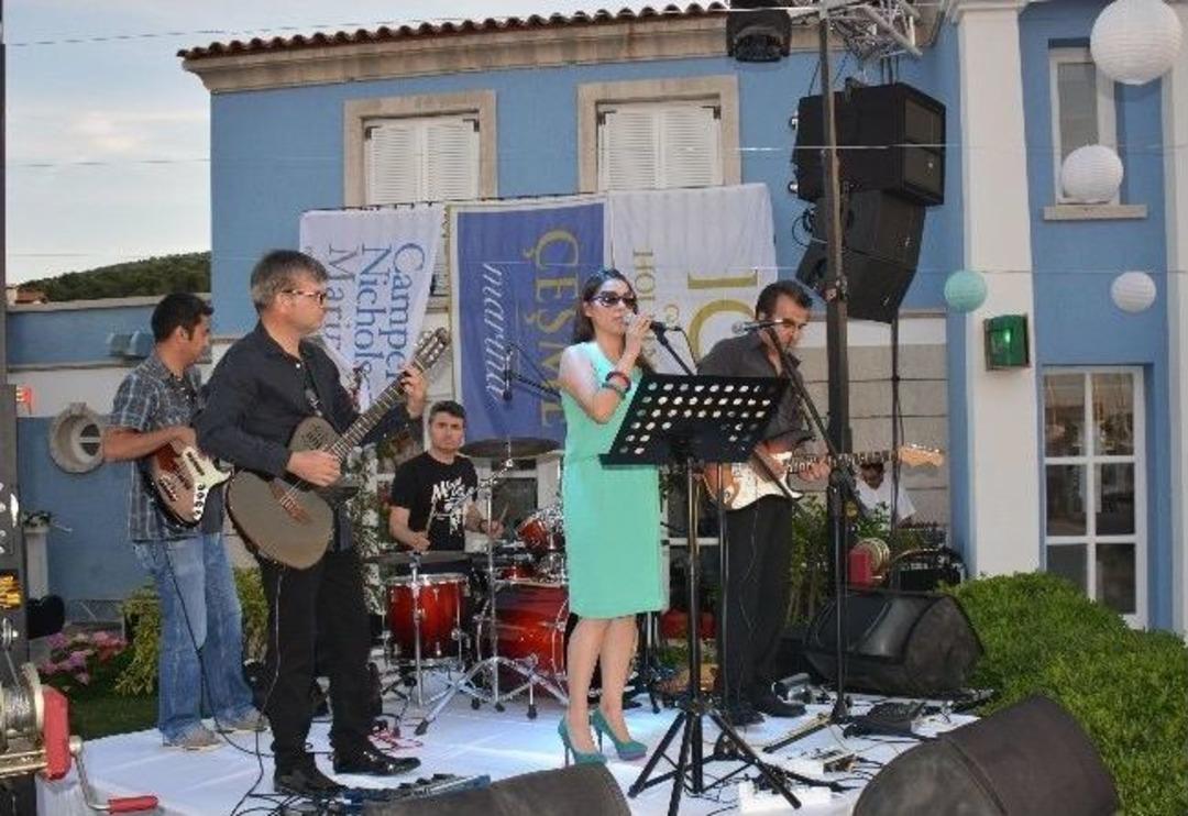 &Ccedil;eşmeli Yat&ccedil;ılar Sezonu A&ccedil;tı