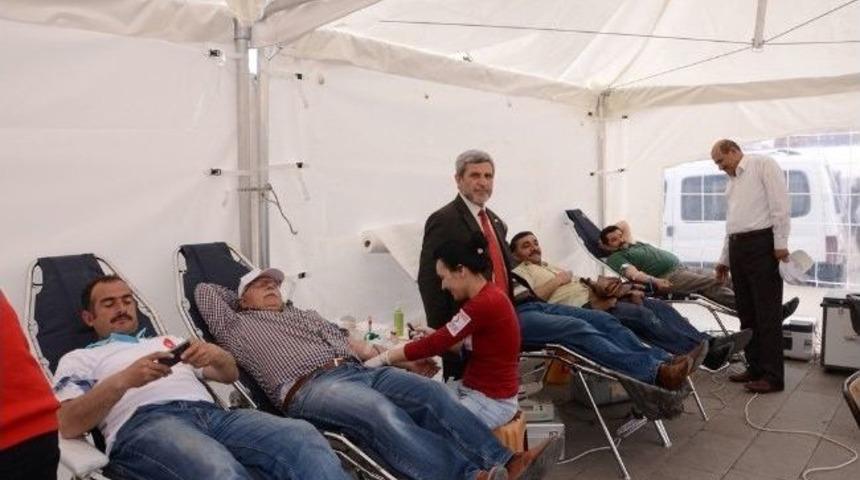 Yozgat Beşir Derneğinden Kızılay&rsquo;a Kan Bağışı