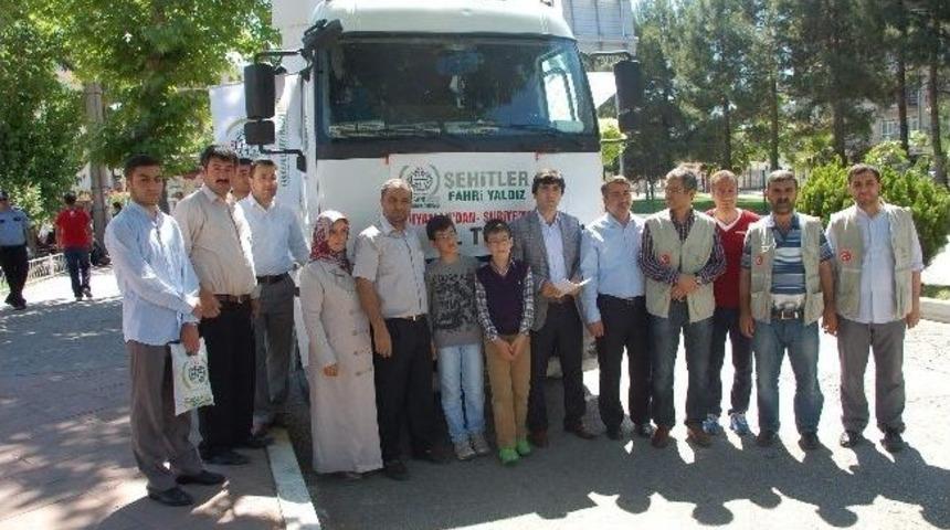 İhh&rsquo;nın Suriye&rsquo;ye Yardım Tır&rsquo;ı Yola &Ccedil;ıktı