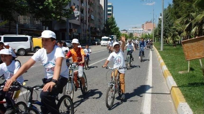 Adıyaman&rsquo;da, Sağlık İ&ccedil;in Hareket Et G&uuml;n&uuml; Bisiklet Turu