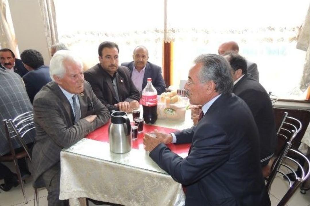 Başkan Sarı, Ak Parti İ&ccedil;in Muhtarlardan Destek İstedi