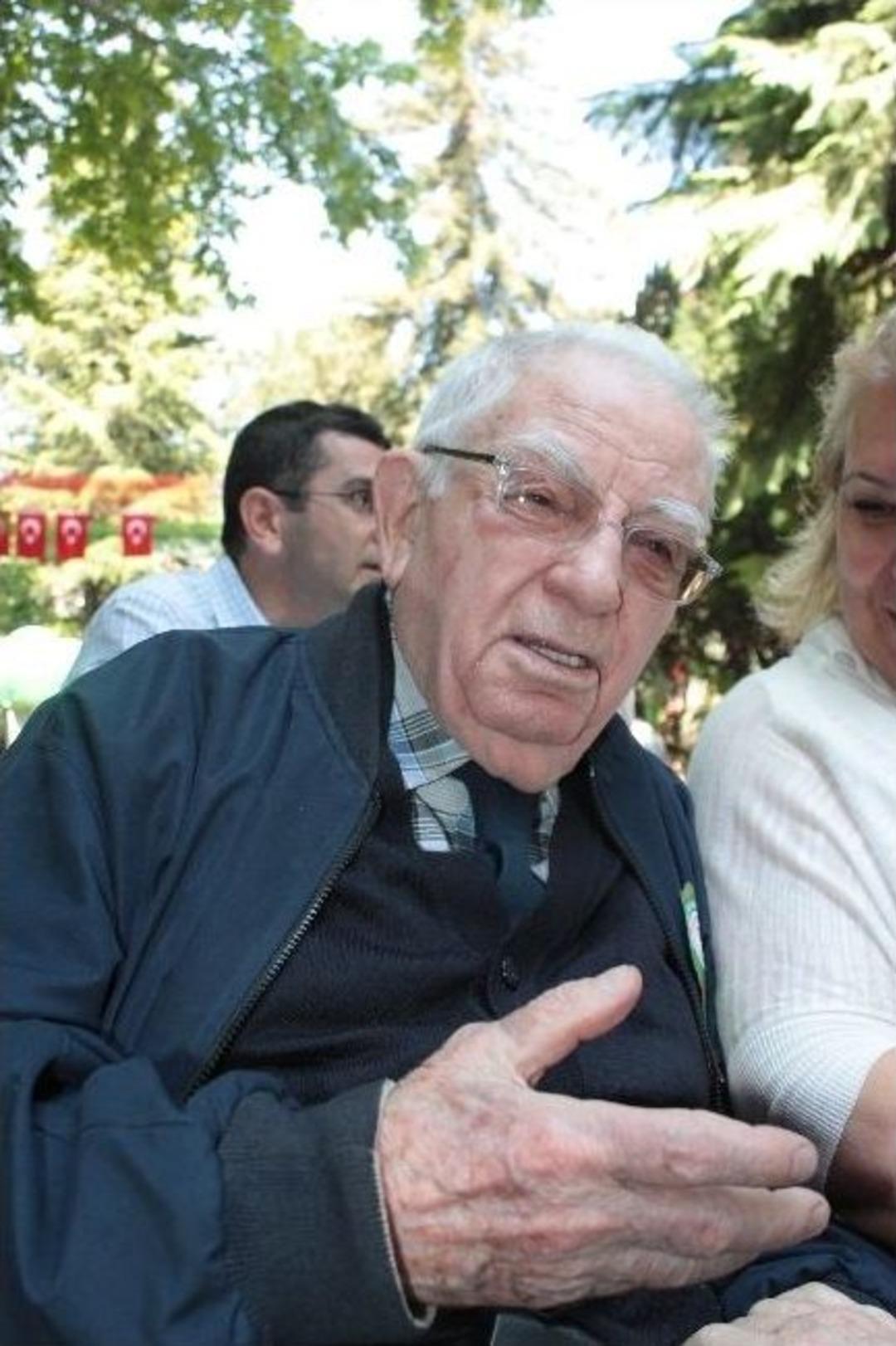 131 Yıllık Bursa Erkek Lisesi'nin Mezunları Eski G&uuml;nleri Yad Etti