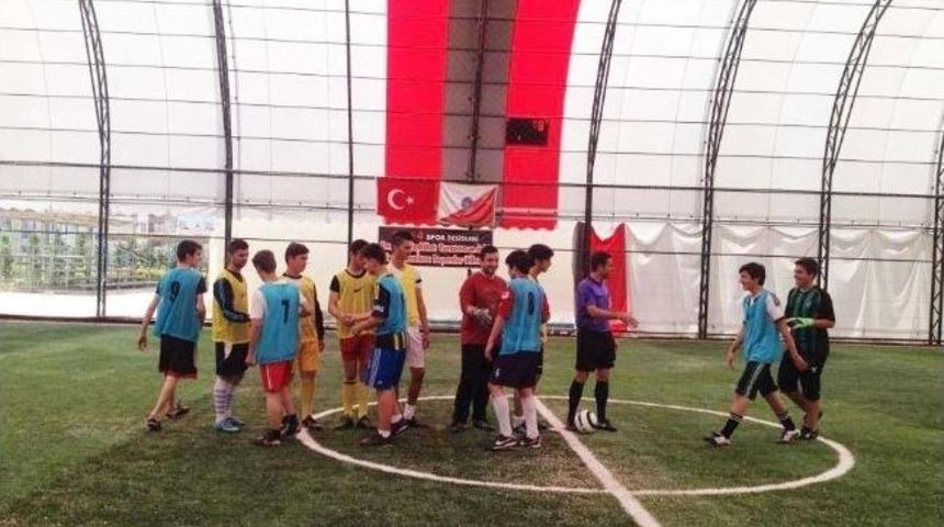 Yalova Nike Halı Saha Ligi&rsquo;nde &Ccedil;eyrek Finalistler Belli Oldu