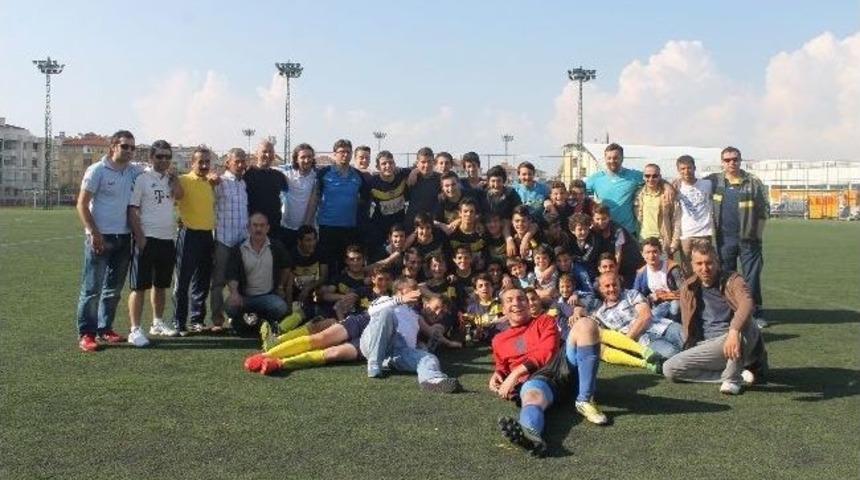 Yalova&rsquo;da U-16&rsquo;nın Şampiyonu Acarspor