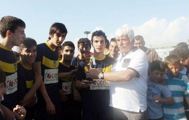 Yalova&rsquo;da U-16&rsquo;nın Şampiyonu Acarspor 2