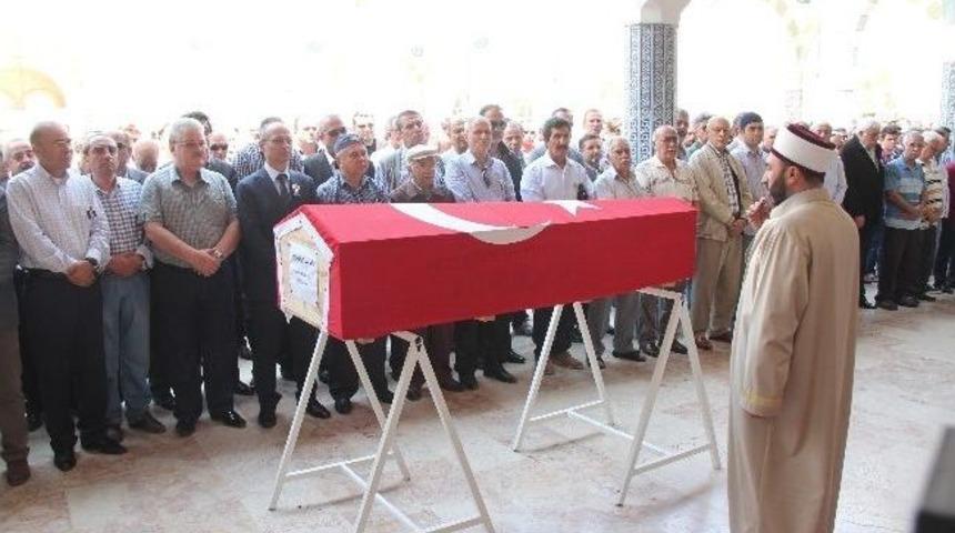 Emekli Emniyet M&uuml;d&uuml;r&uuml; Savaş Son Yolculuğuna Uğurlandı