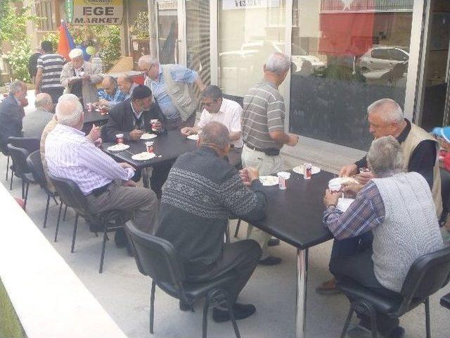 Bilecik’te Cami Cemaatinden Hıdrellez Pilavı