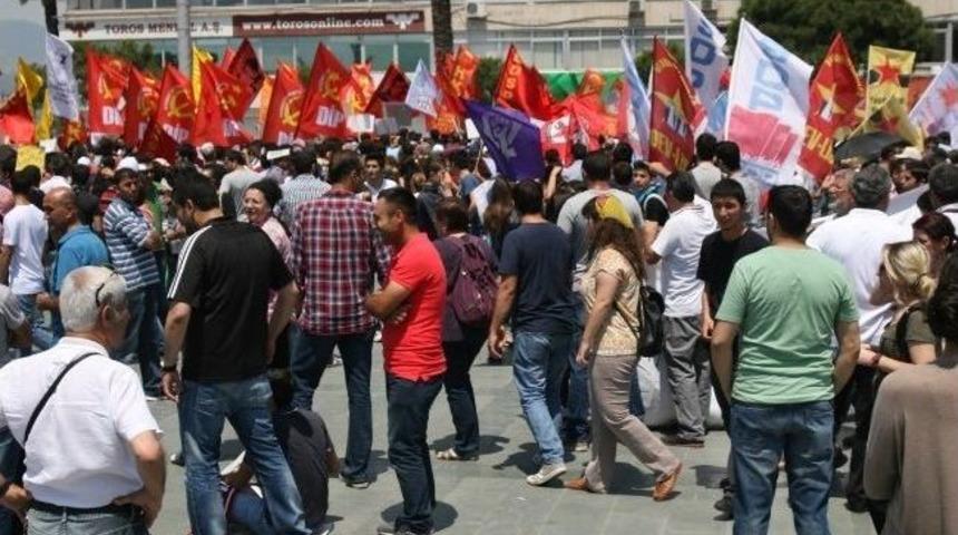 İzmir'de Okmeydanı Olayları Protesto Edildi