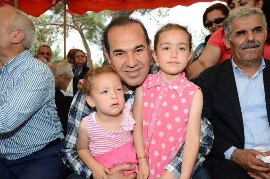 Başkan S&ouml;zl&uuml; Balkan T&uuml;rkleri Ve Varsakların D&uuml;zenlediği Şenliklere Katıldı