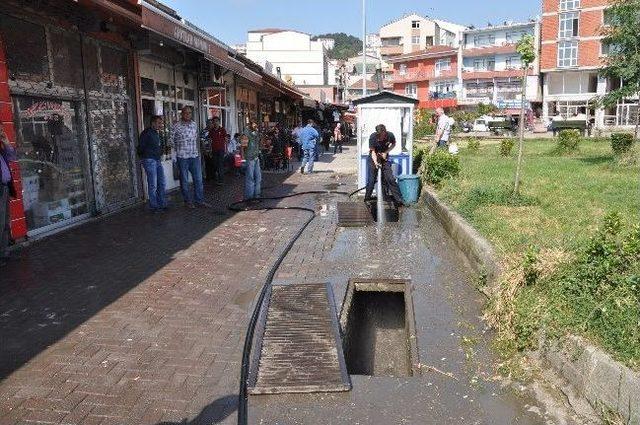 Alaplı’da Kanallar Temizleniyor