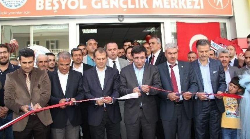 Kalkınma Bakanı Yılmaz Bing&ouml;l'de Gen&ccedil;lik Merkezi A&ccedil;ılışı Yaptı