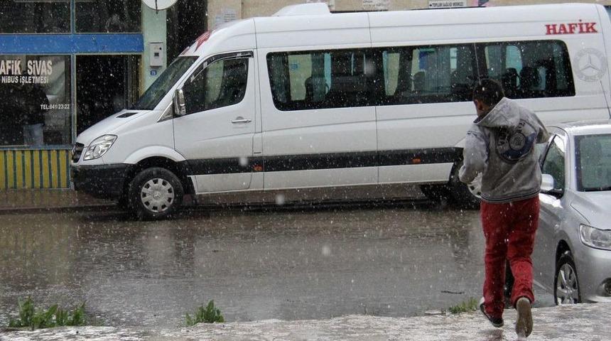 Hafik'te Şiddetli Yağış
