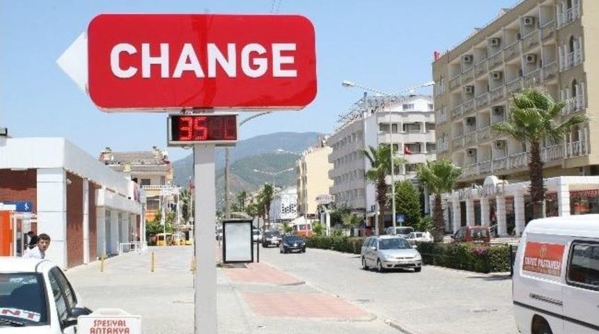 Marmaris&rsquo;te Termometreler 35 Dereceyi G&ouml;sterdi