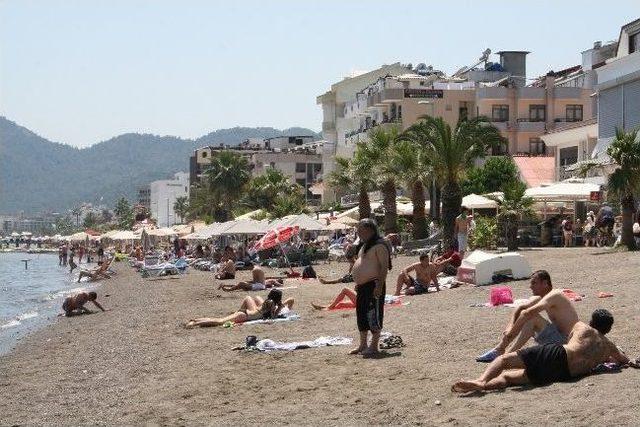 Marmaris&rsquo;te Termometreler 35 Dereceyi G&ouml;sterdi 1