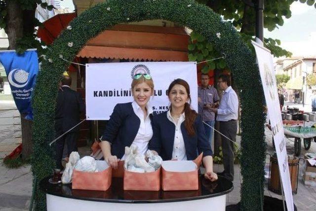 Kırklareli Belediyesi Vatandaşlara Kandil Simidi Dağıttı