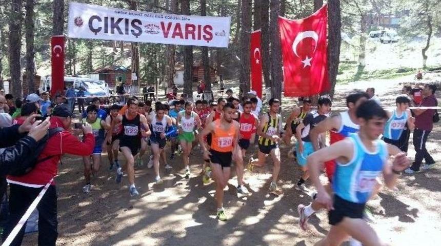 3. Balkan Ve Avrupa Dağ Koşusu Milli Takım Se&ccedil;meleri Gediz'in Murat Dağı'nda Yapıldı