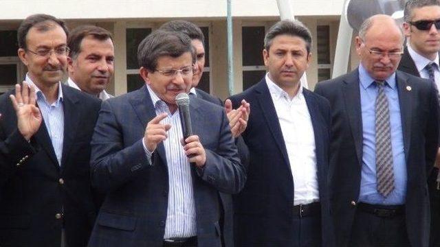 Dışişleri Bakanı Davutoğlu Ağrı’da