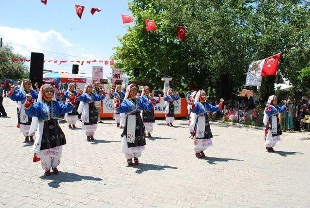 6. Y&ouml;r&uuml;k Şenlikleri Renkli G&ouml;r&uuml;nt&uuml;lere Sahne Oldu 2