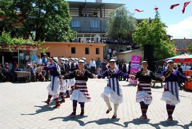 6. Y&ouml;r&uuml;k Şenlikleri Renkli G&ouml;r&uuml;nt&uuml;lere Sahne Oldu 3