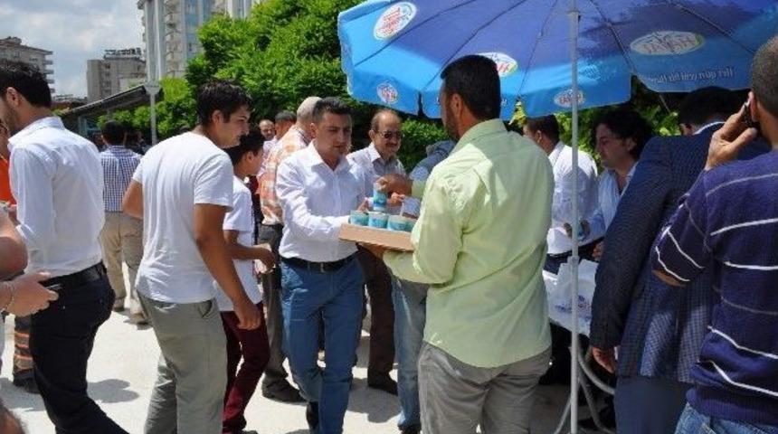 Semerkand G&ouml;n&uuml;ll&uuml;leri Pilav Dağıttı