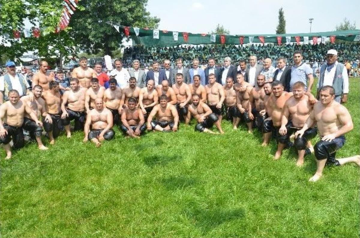 Gebze Yağlı G&uuml;reşleri&rsquo;nde Kıran Kırana M&uuml;cadele