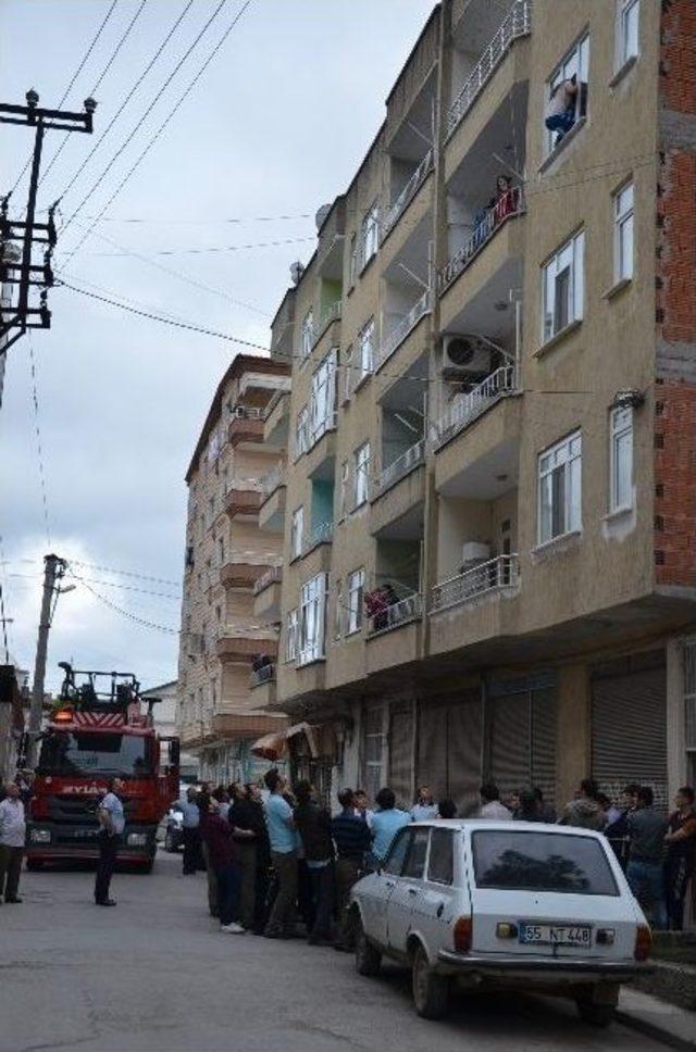 15 Yaşındaki Genç Kızın İntiharını Polis Önledi