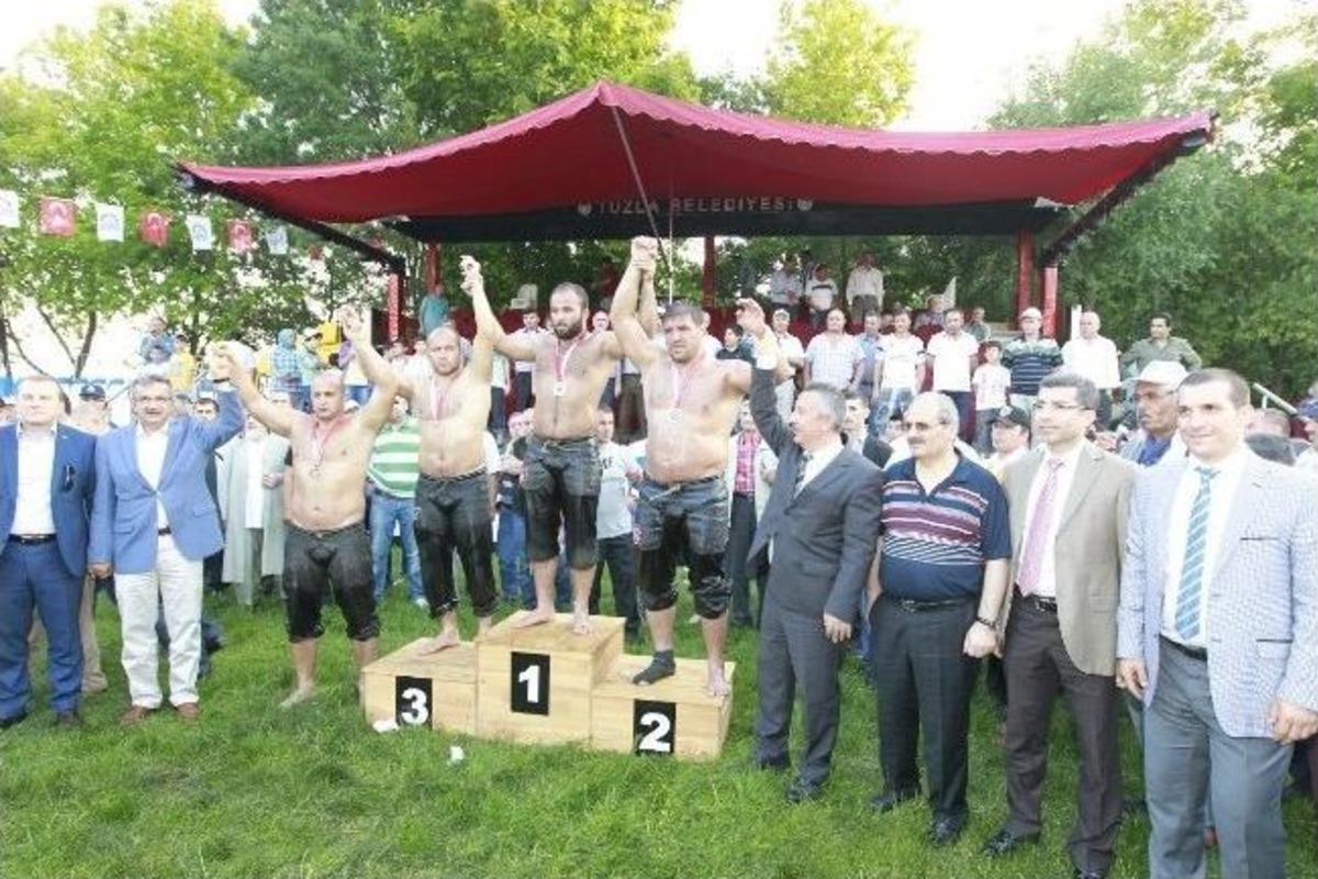 H&uuml;nkar &Ccedil;ayırı&rsquo;nda Başpehlivan Okulu Oldu