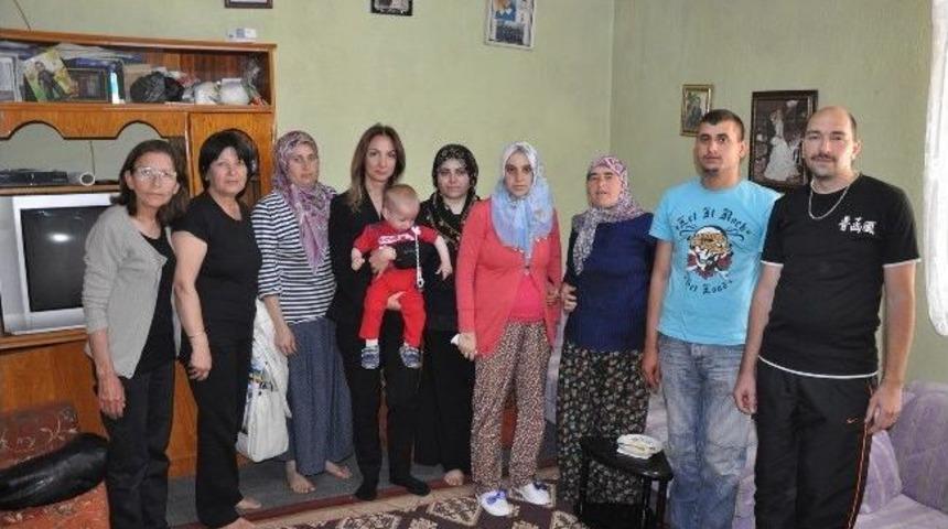 Chp&rsquo;li Nazlıaka Kırkağa&ccedil;&rsquo;ta Şehit Ailelerini Ziyaret Etti