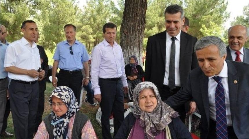 &Ouml;zdağ Ve Yurttaş Demirci&rsquo;de Geleneksel Hayır Yemeklerine Katıldı