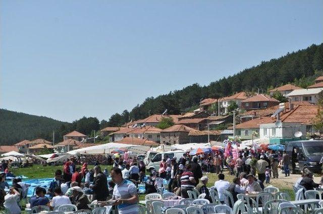 &Ouml;zdağ Ve Yurttaş Demirci&rsquo;de Geleneksel Hayır Yemeklerine Katıldı 3