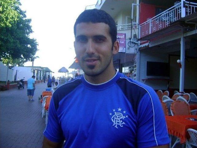 Kanala D&uuml;şen K&ouml;peği &Ccedil;arşı Esnafı Kurtardı 1