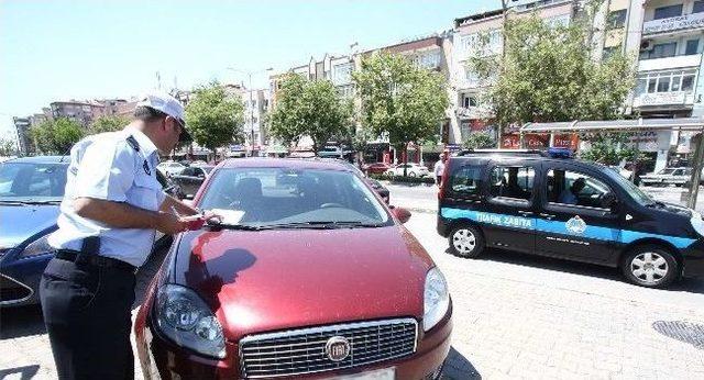 Bayraklı Zabıtası Trafikte Göz Açtırmıyor 3