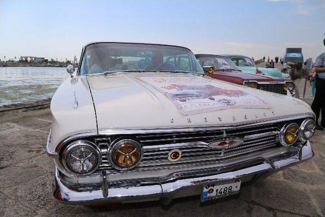 Tarihi K&ouml;pr&uuml;de &ldquo;klasik Otomobil&rdquo; Nostaljisi 1