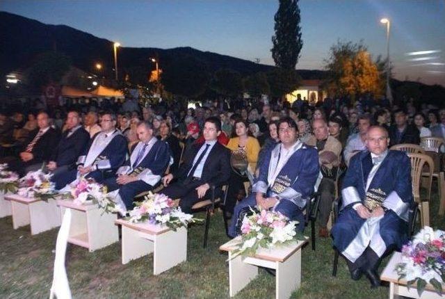 Ad&uuml; Karacasu Myo&rsquo;da Mezuniyet Coşkusu 2