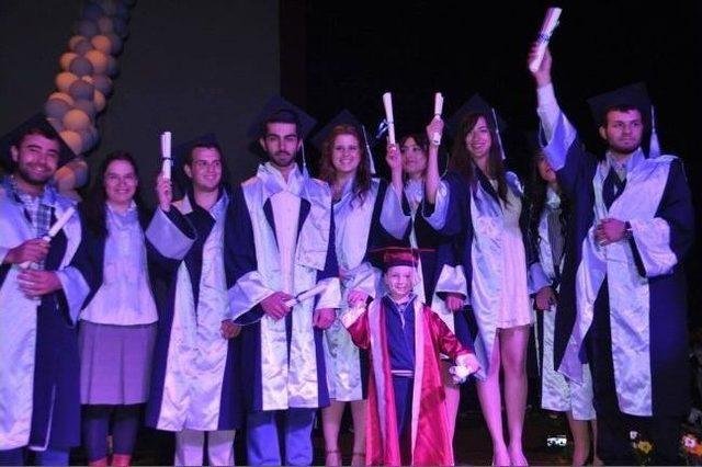 Ad&uuml; Karacasu Myo&rsquo;da Mezuniyet Coşkusu 3