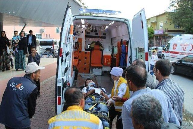 G&ouml;ksun da Trafik Kazası: 3 Yaralı 2