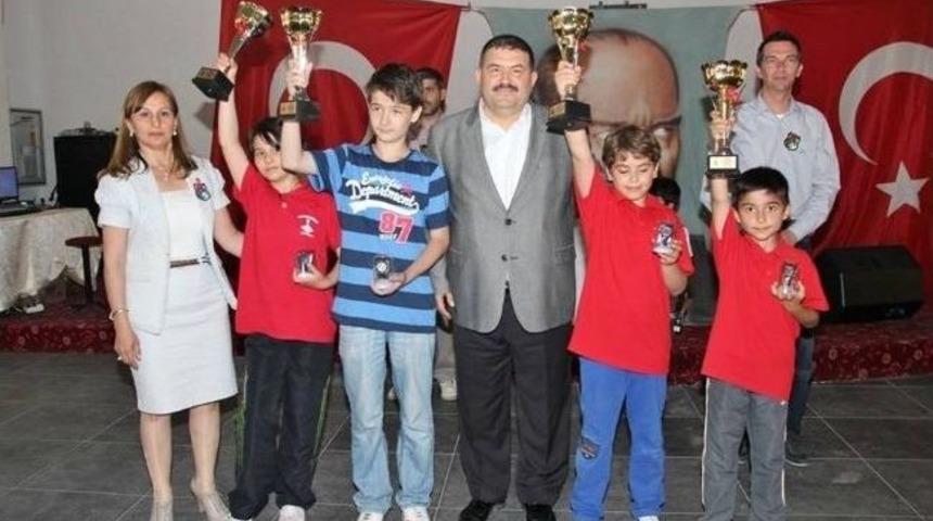 Satran&ccedil; Tutkunları Honaz'da Buluştu