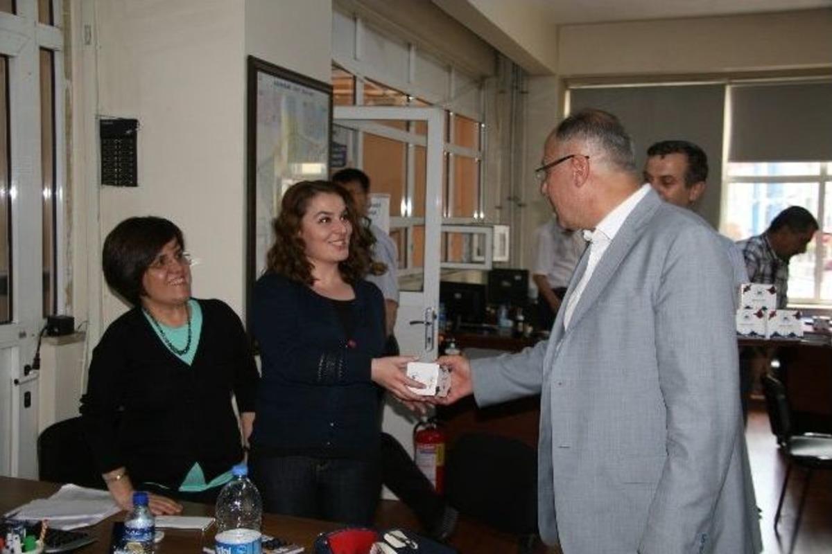 Adapazarı Belediyesi Başkan Vekili&rsquo;nden Personele Kandil Simidi
