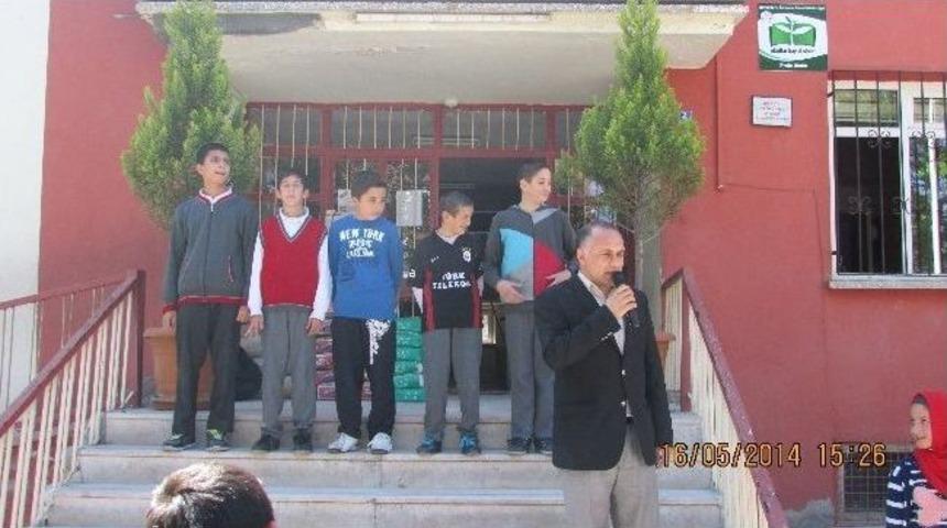 1 Eyl&uuml;l İmam Hatip Orta Okulu Soma Şehitleri İ&ccedil;in Lokma Dağıttı