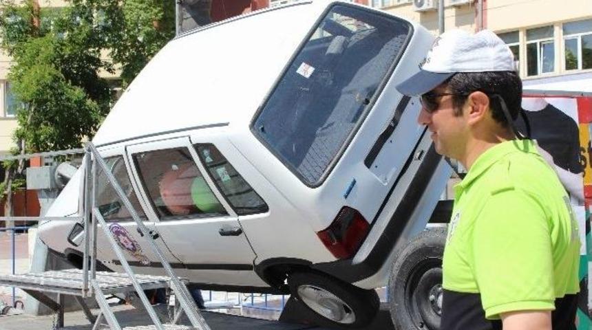 Emniyet Kemerinin &Ouml;nemi Sim&uuml;lasyon Aracı İle Anlatıldı