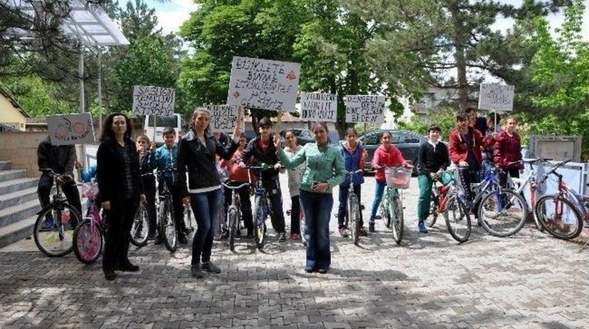 Suşehri&rsquo;nde Obezite İ&ccedil;in Bisiklete Binme Etkinliği D&uuml;zenlendi